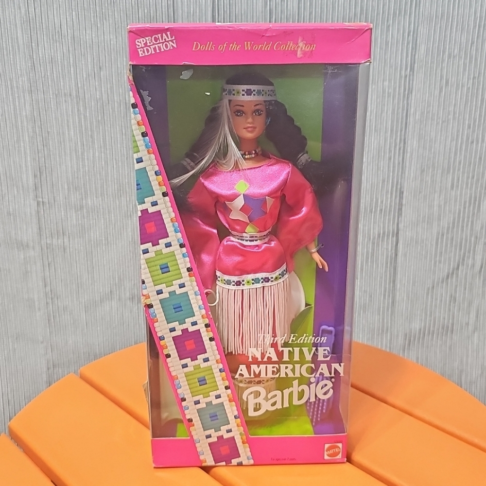 Barbie‎ Doll 1994 Native American Dolls of the World 3rd Edition 2699 Mattel NEW